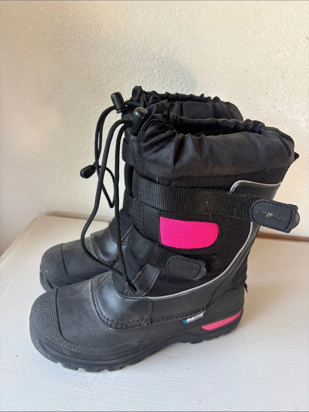 Baffin Black and Pink Kids Snow Boots with Drawcord Cuff